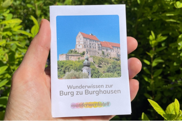 Faltbüchlein: "Wunderwissen zur Burg zu Burghausen" (Download) wunderwissen_burghausen_titel_neu