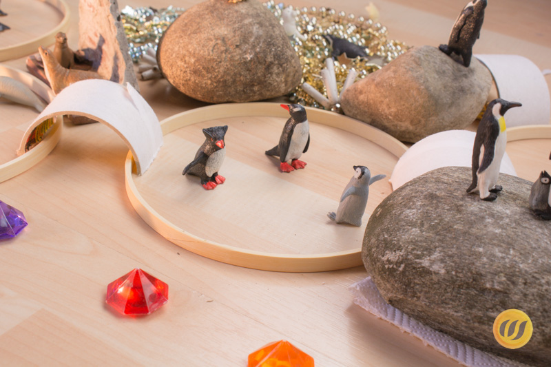 Pinguine in Steinlandschaft