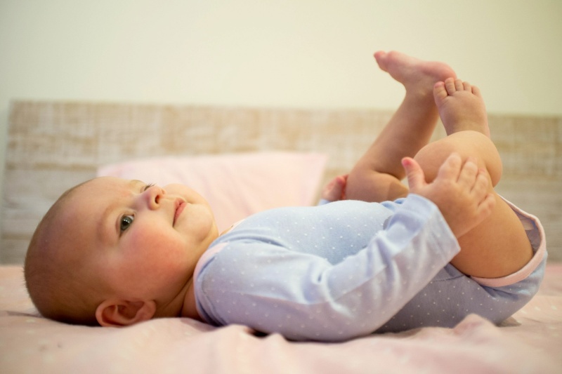 Baby beim Spielen
